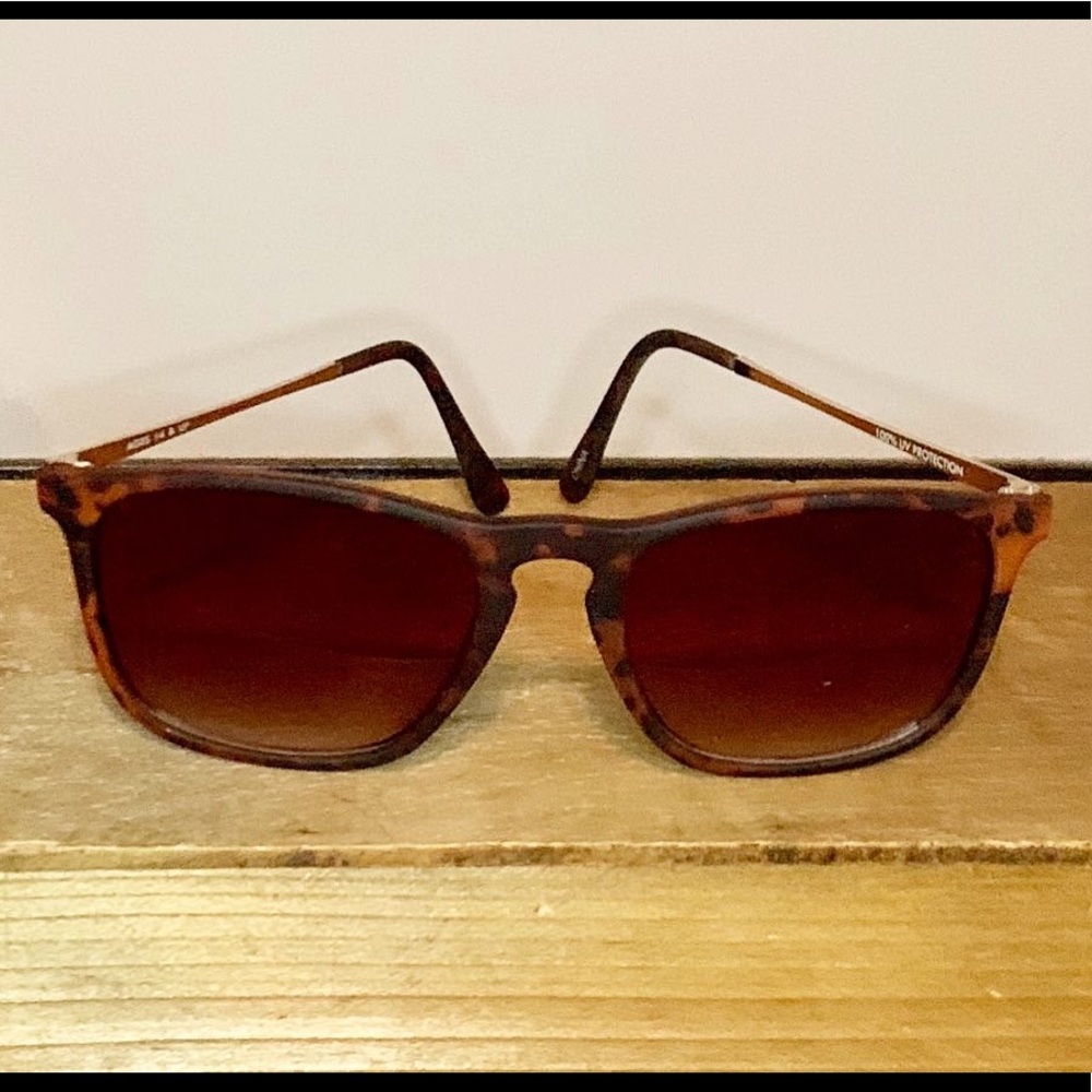 Brown marble sunglasses